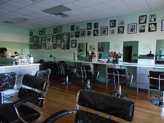 Salon Hollywood