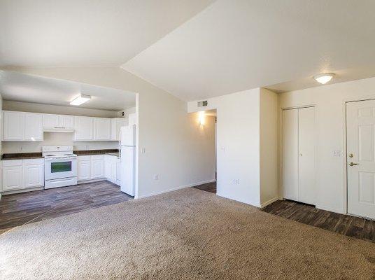 Landmark, The- Canyon Creek Apartments