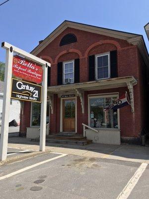 Bella's Repeat Boutique