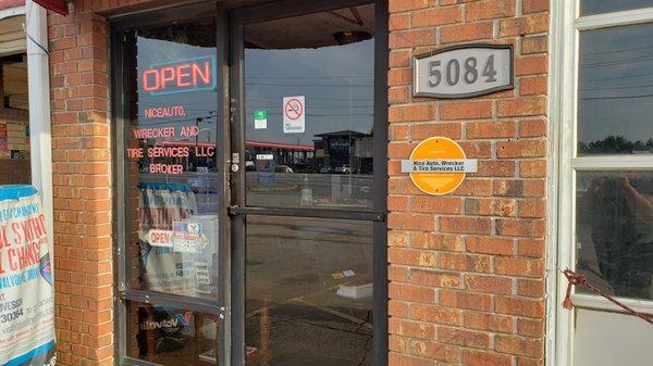 Nice Auto Wrecker & Tire Services
