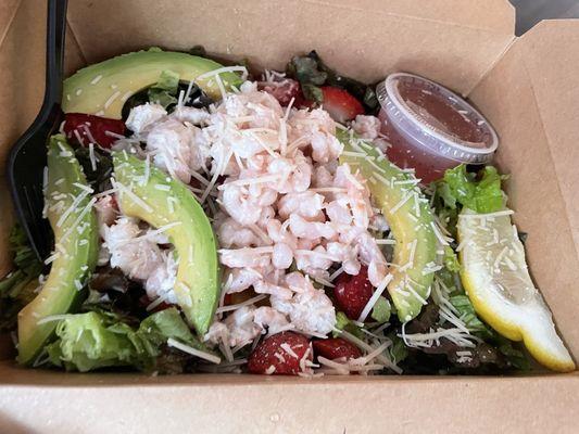 Shrimp and strawberry salad