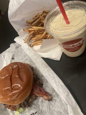 Tucker’s Onion Burgers