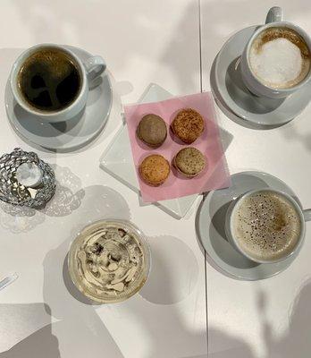 Le Macaron French Pastries