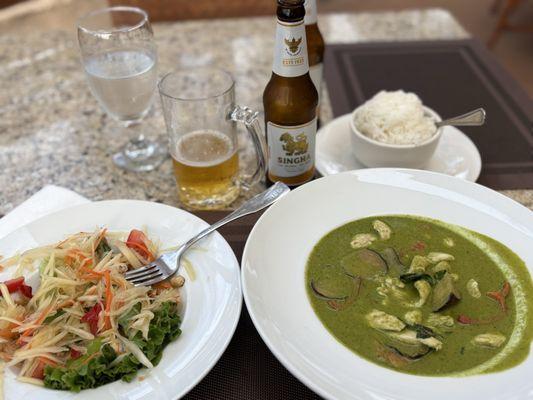 Green Papaya Salad / Som Tum & Chicken Green Curry