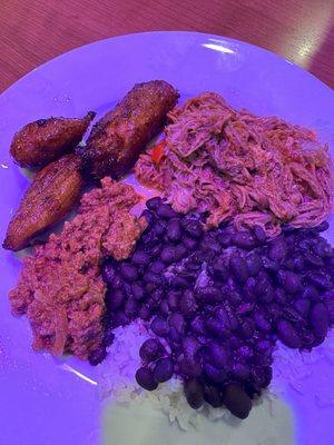 Ropa vieja, picadillo, arroz blanco, frijoles negros, Maduros/Sweet Plantains