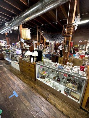 Holly Antiques