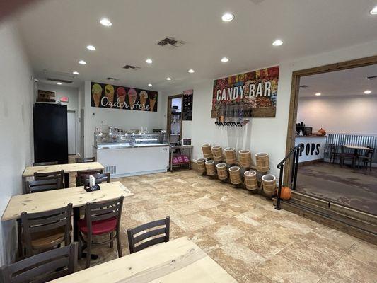 Pops Ice Cream & Coffee