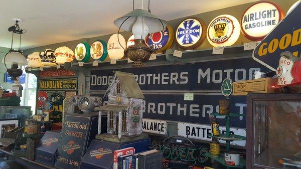 MacK's Barn Antiques