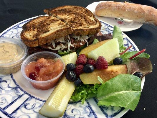 The corned beef sandwich platter