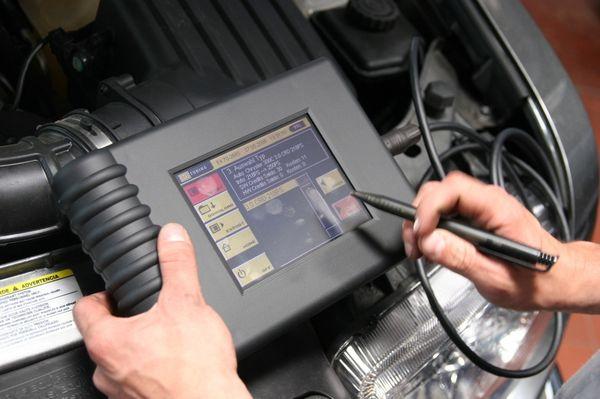 Our professional ASE-Certified mechanic in sunrise is trained to diagnose Check Engine Light and repair broken or faulty system components