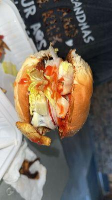 Cheeseburger with Lettuce, Tomato and Onion