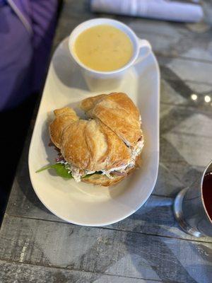 Chickn salad sandwich