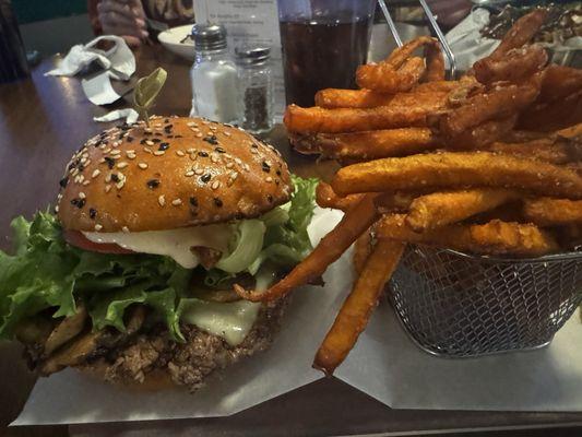 Single patty smash with sweet potato fries.