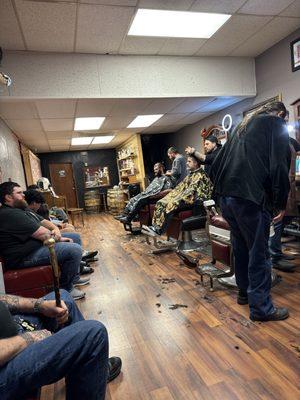 Checking in at Frasier's! They were kind enough to fit me in the day prior to Thanksgiving! Thank you!!