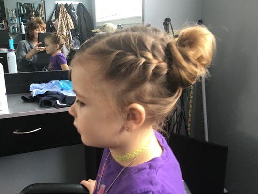 Vienna Center Hair