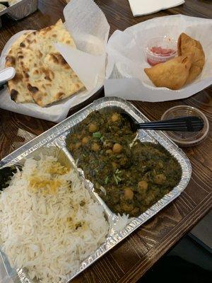 Chana Saag, Garlic Naan, Vegetable Samosa