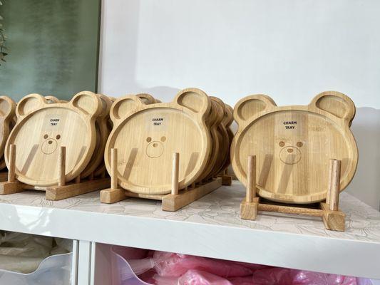 Trays for charm selection