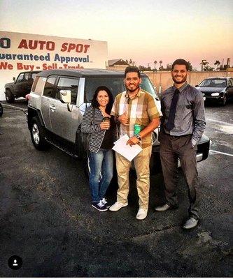 Hablas Español? Nosotros también! Hablemos para una consulta.