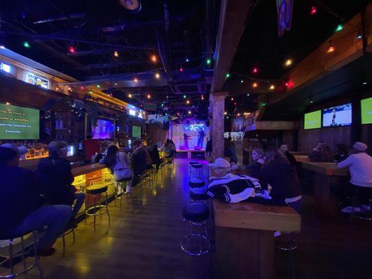 Wanna B's Karaoke Bar