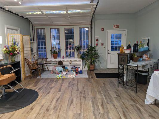 Full service, organic hair salon with a eye toward full family care.  Moms, Dads, kids of all ages.