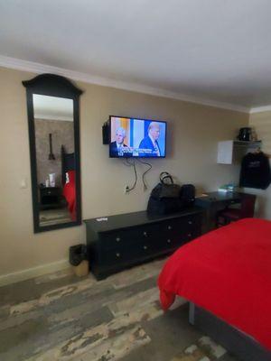 TV Table Drawers Hangers Body Mirror Trash Can