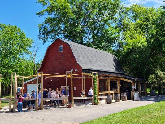 Outside seating at Starving Artist Brewery