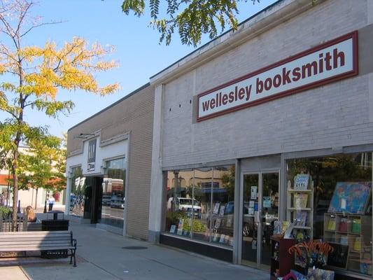 Front of Wellesley Booksmith on a Fall day