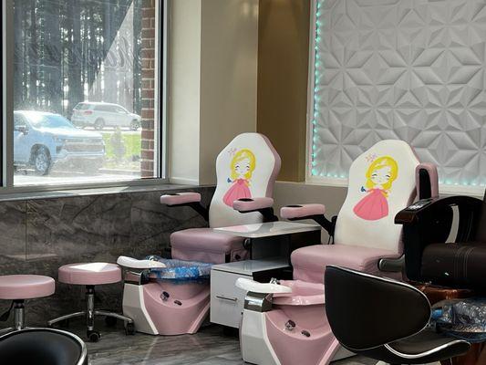 Luxury Nails and Spa