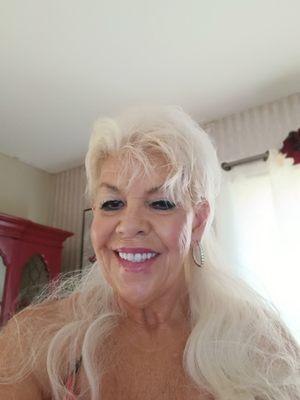 My name is mary and I would like to know if I could come to your swimming pool and whit worked out