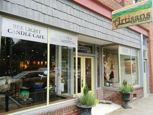 14 N. Main Street, Weaverville