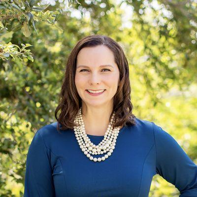 Dr. Maura, Specialist in Orthodontics and Dentofacial Orthopedics