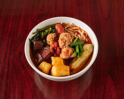 Shrimp Paste Thick Rice Noodle Soup (Canh Bún)