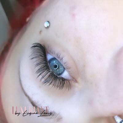 Classic Lashes Natural With A Hint Of Boldness