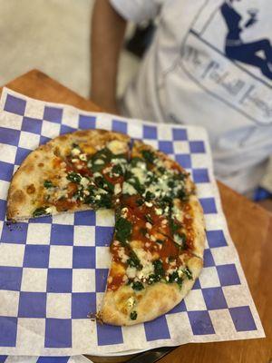 Spinach feta pizza