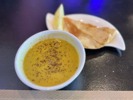 Lentil soup (complementary)