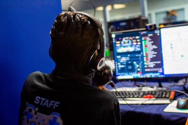 GameQ Himself Hanging with Chat