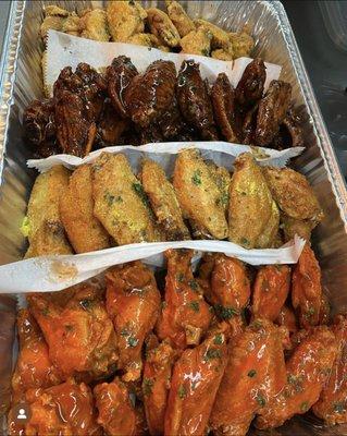 WOW WINGS SPECIALS WITH SAUCES, BUFFALO, BBQ AND TRADITIONAL