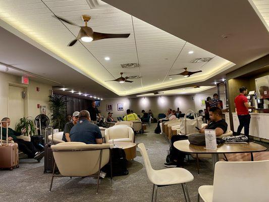 Hawaiian Airlines Premier Club Lounge