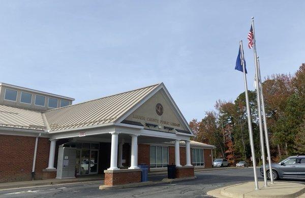 View of library from (free) parking lot. Oct, 2025.