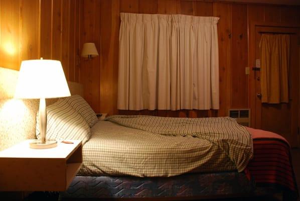 Red Hill Motel-Cabins