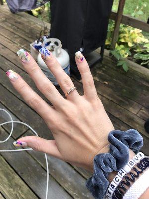 A & T Hollywood Nails