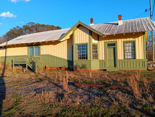 Farmington Depot Antiques