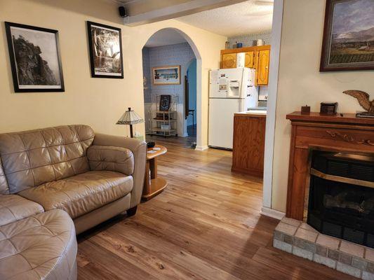 Spacious place so close to Lake Jocassee (1 mile)