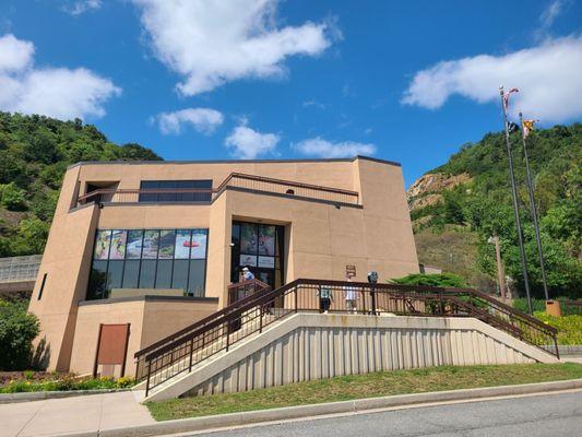 Sideling Hill Welcome Center