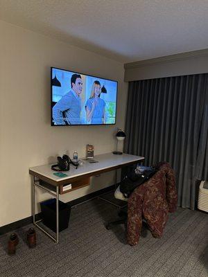 Living area king suite