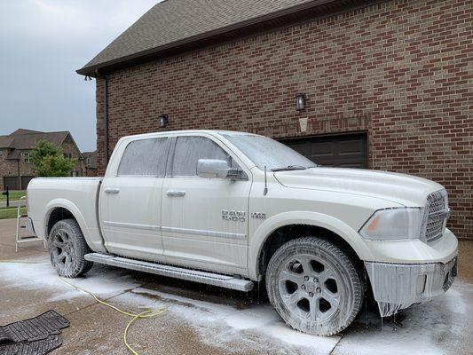 Grit Pressure Washing & Auto Detailing