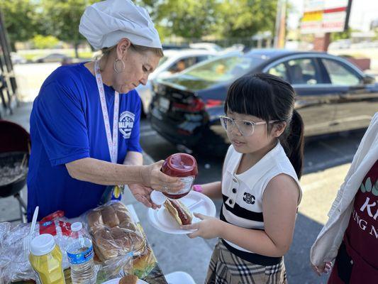Fluff & Fold Wash & Fold Laundry Service