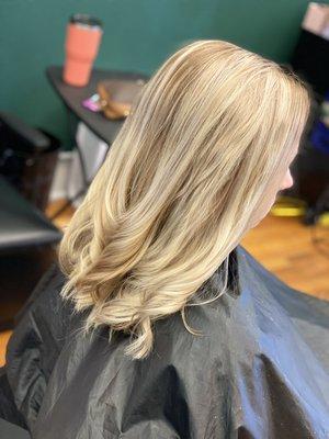 Full bleach with lowlight effect