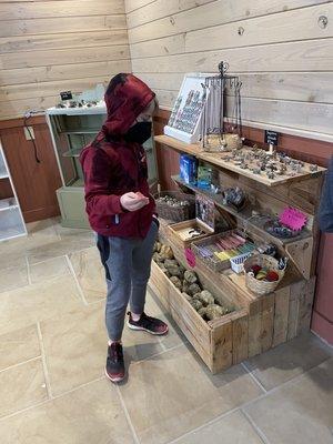 The shop has a wonderful selection of polished minerals and gems. Great prices and wonderful selection.