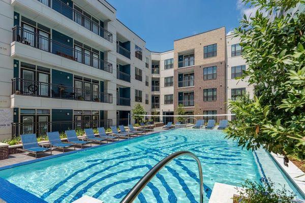 Beautiful Courtyard Pool with Tanning Ledge